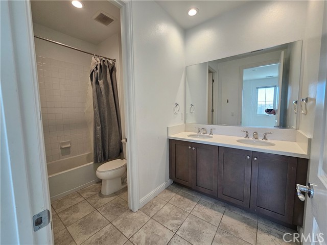 20841 W Acorn Circle, Porter Ranch CA: https://media.crmls.org/medias/c3bcdcfc-3f62-4a2a-a77a-8965e84137c4.jpg
