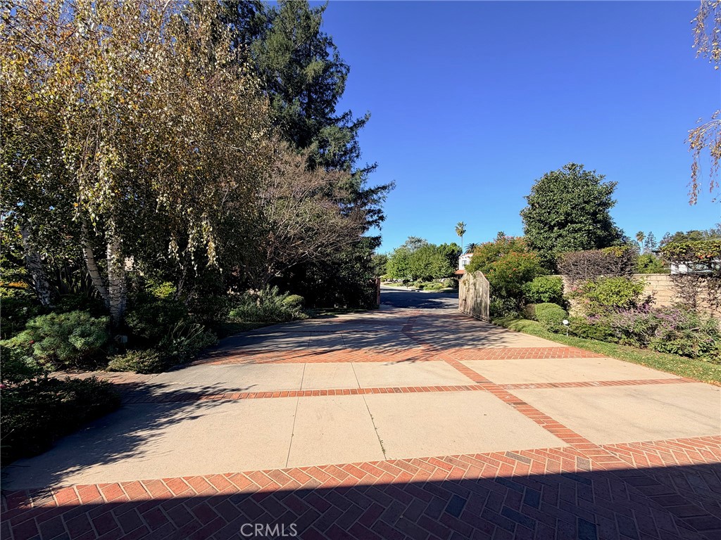 https://media.crmls.org/medias/c3bd09f0-7905-40a7-a150-407c54714dc1.jpg?preset=X-Large