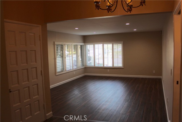 Detail Gallery Image 13 of 33 For 1556 23rd St, Manhattan Beach,  CA 90266 - 3 Beds | 2 Baths
