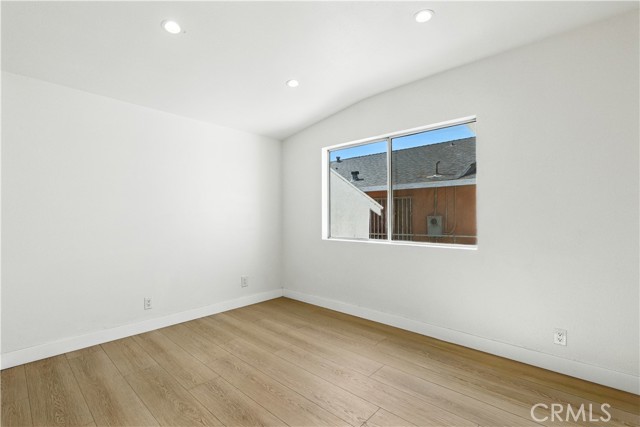 Detail Gallery Image 14 of 31 For 10414 El Dorado Ave, Pacoima,  CA 91331 - 3 Beds | 1 Baths