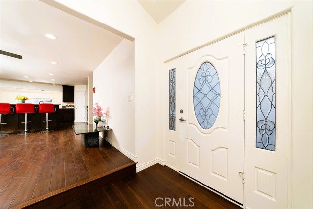 Detail Gallery Image 5 of 29 For 15421 La Salle Ln, Huntington Beach,  CA 92647 - 5 Beds | 4 Baths