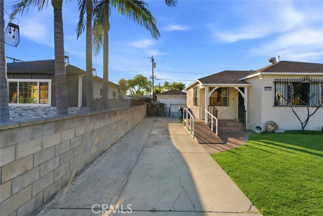 Detail Gallery Image 2 of 35 For 10731 Wright Rd, South Gate,  CA 90280 - 3 Beds | 2 Baths