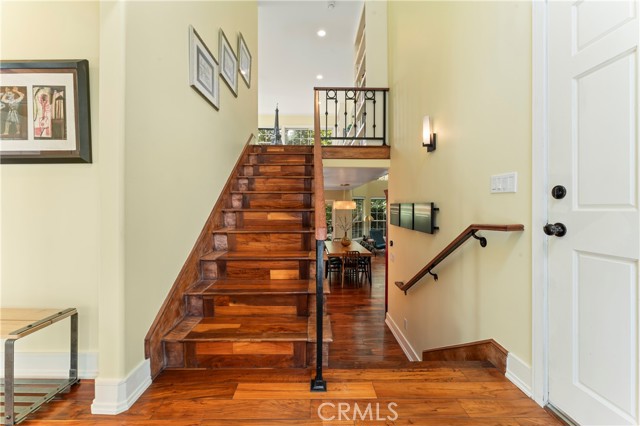 Detail Gallery Image 12 of 51 For 2355 N Beverly Glen Bld, Los Angeles,  CA 90077 - 2 Beds | 3/1 Baths