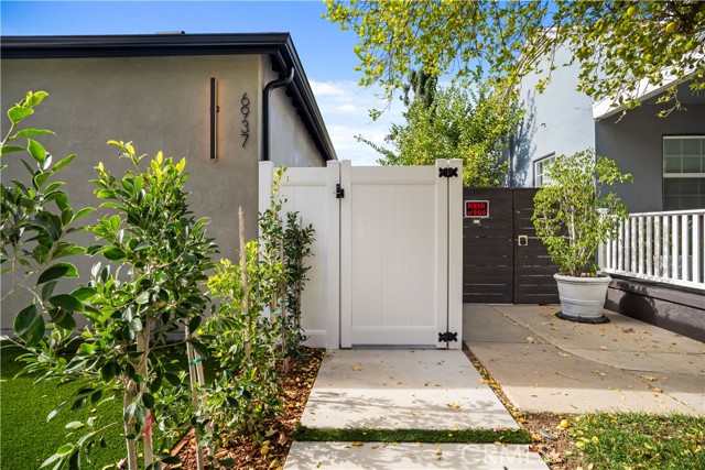 Detail Gallery Image 14 of 18 For 6937 Jellico Ave, Lake Balboa,  CA 91406 - 2 Beds | 2 Baths