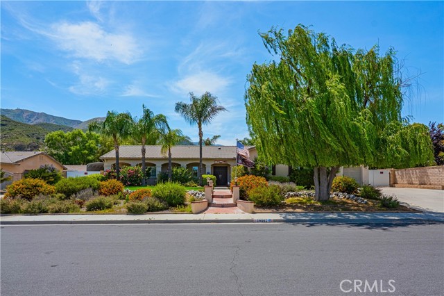 Detail Gallery Image 2 of 72 For 30867 via Bonica, Lake Elsinore,  CA 92530 - 5 Beds | 2/1 Baths