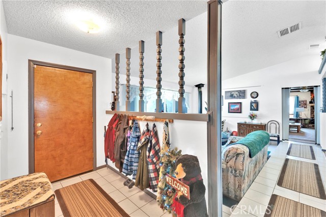Detail Gallery Image 6 of 43 For 13237 Smoke Tree Rd, Victorville,  CA 92392 - 3 Beds | 2 Baths