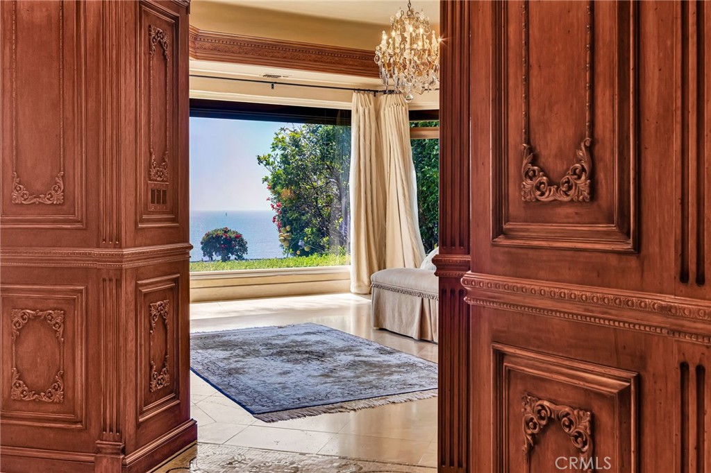 https://media.crmls.org/medias/c3c1b5b5-1534-4094-ab71-6ff789f2b808.jpg?preset=X-Large