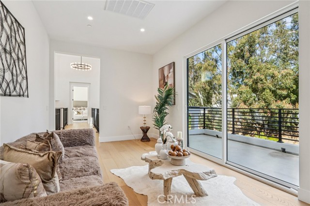 Detail Gallery Image 23 of 75 For 10511 Mary Bell Ave, Shadow Hills,  CA 91040 - 5 Beds | 5/1 Baths