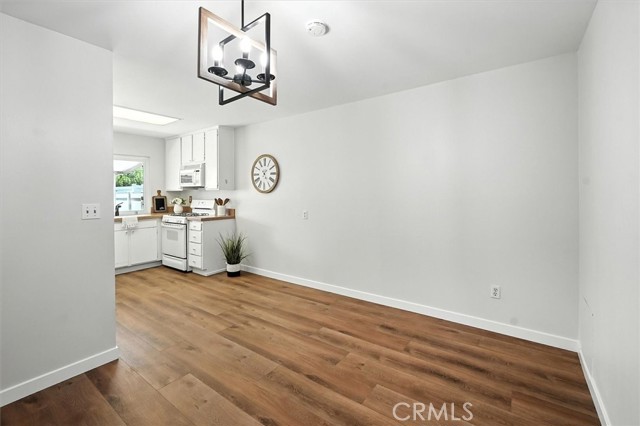 Detail Gallery Image 9 of 34 For 26428 Circle Knoll Ct, Newhall,  CA 91321 - 2 Beds | 2 Baths