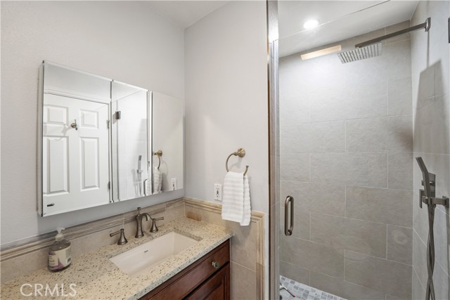 Detail Gallery Image 12 of 17 For 4647 Willis Ave #217,  Sherman Oaks,  CA 91403 - 3 Beds | 2 Baths