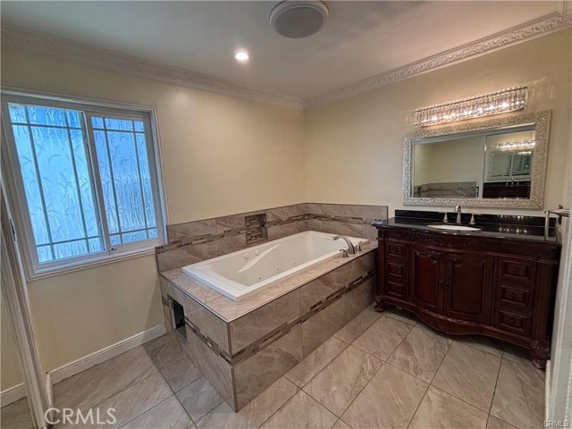 Detail Gallery Image 12 of 20 For 3870 Paseo De Las Tortugas, Torrance,  CA 90505 - 3 Beds | 3 Baths