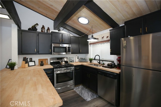 Detail Gallery Image 7 of 34 For 861 Thrush Dr #30,  Big Bear Lake,  CA 92315 - 2 Beds | 2 Baths