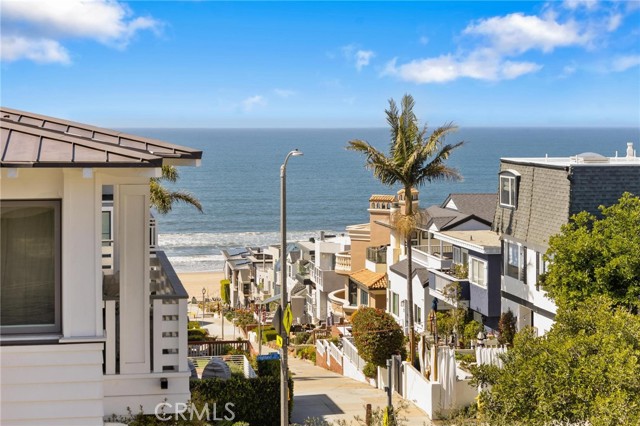 Detail Gallery Image 4 of 67 For 308 17th St, Manhattan Beach,  CA 90266 - 4 Beds | 3/1 Baths