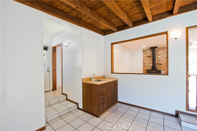 Detail Gallery Image 13 of 42 For 9655 Gothic, North Hills,  CA 91343 - 3 Beds | 2 Baths