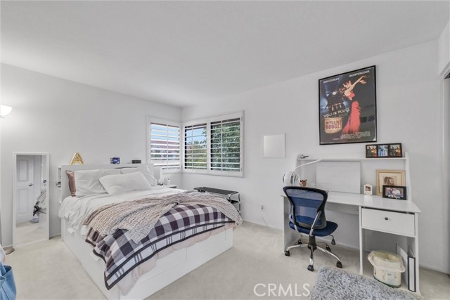9796 Scanlan Court, Fountain Valley CA: https://media.crmls.org/medias/c3c5ee85-b0b3-4583-8e83-14122690d7b1.jpg
