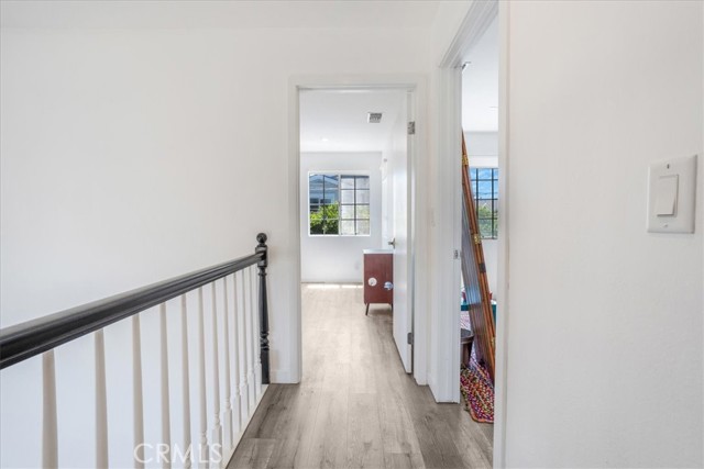 2481 S Bundy Drive, Los Angeles CA: https://media.crmls.org/medias/c3c68889-9349-4fde-9bcc-cc9b58082d1a.jpg
