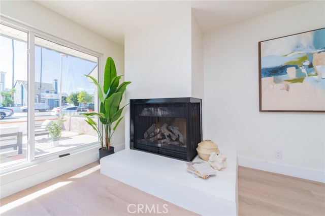 Detail Gallery Image 6 of 53 For 920 W Balboa, Newport Beach,  CA 92661 - 4 Beds | 4 Baths