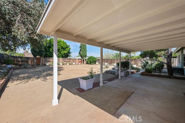 Detail Gallery Image 3 of 63 For 2078 Woodlawn, Corona,  CA 92882 - 3 Beds | 2 Baths