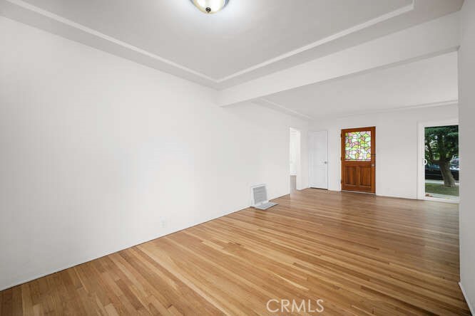 https://media.crmls.org/medias/c3c9651d-52d9-4b88-915f-697522b8ed17.jpg?preset=X-Large