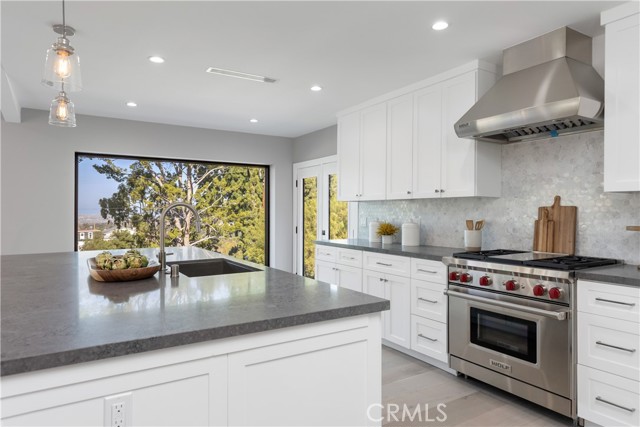 34 Deerhill Drive, Rolling Hills Estates, California 90274, 4 Bedrooms Bedrooms, ,3 BathroomsBathrooms,Residential,Sold,Deerhill,SB22242492