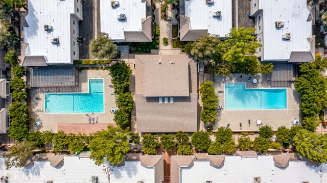 10201 Mason Avenue, Chatsworth CA: https://media.crmls.org/medias/c3c9e3c3-2cc7-43b3-b0f2-219af1774bb8.jpg