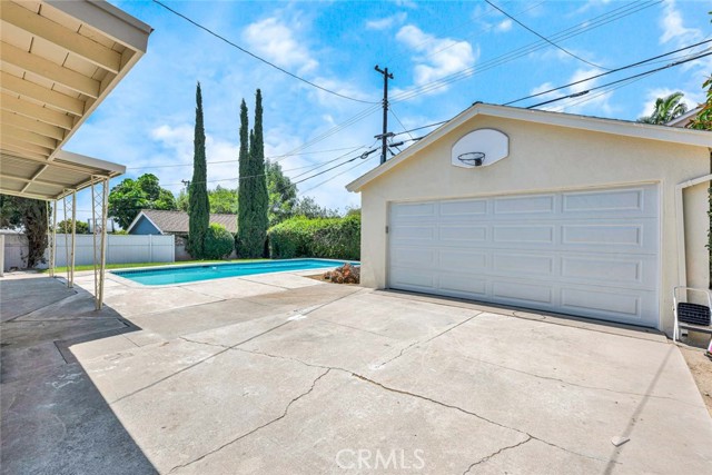 1119 N Lincoln Avenue, Fullerton CA: https://media.crmls.org/medias/c3cad5bd-0c79-44c5-88c8-0ae312dc2063.jpg