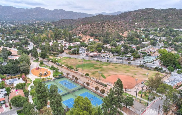 Detail Gallery Image 18 of 21 For 2940 N Verdugo Rd #409,  Glendale,  CA 91208 - 2 Beds | 2 Baths