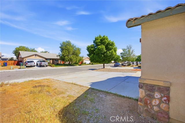 Detail Gallery Image 6 of 41 For 11735 Star, Adelanto,  CA 92301 - 3 Beds | 2 Baths