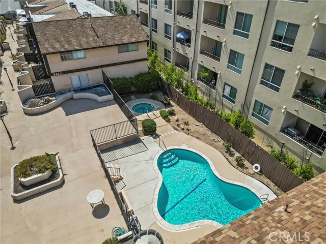 5463 Newcastle Avenue, Encino CA: https://media.crmls.org/medias/c3cc81ae-80dd-4ae3-92ee-929a5f68ed5d.jpg