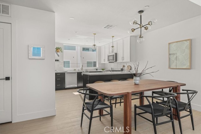 11210 W Victory Boulevard, North Hollywood, CA, 91606 11210 W Victory Boulevard, North Hollywood, CA, 91606