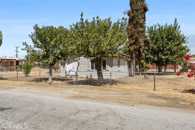 Detail Gallery Image 4 of 40 For 8880 Greenfield Park Dr, Bakersfield,  CA 93307 - 3 Beds | 3/1 Baths