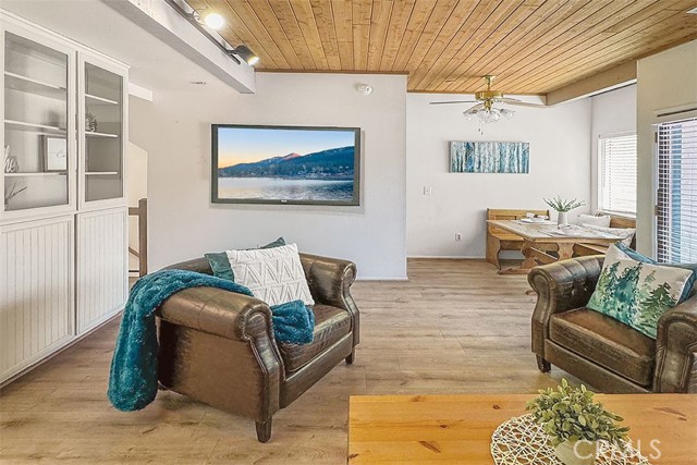 Detail Gallery Image 11 of 48 For 39802 Lakeview Dr #32,  Big Bear Lake,  CA 92315 - 2 Beds | 2/1 Baths