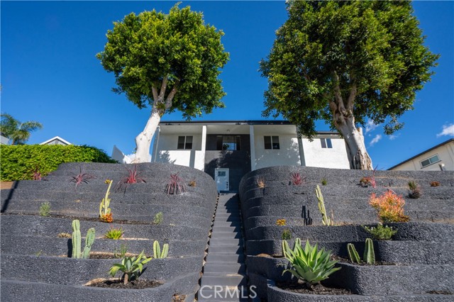 Detail Gallery Image 2 of 50 For 16235 Plummer, North Hills,  CA 91343 - 7 Beds | 5 Baths