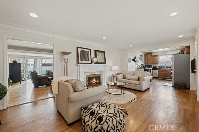 Detail Gallery Image 8 of 43 For 9804 Haas Ave, Los Angeles,  CA 90047 - 3 Beds | 2 Baths