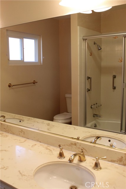 Detail Gallery Image 22 of 33 For 1556 23rd St, Manhattan Beach,  CA 90266 - 3 Beds | 2 Baths