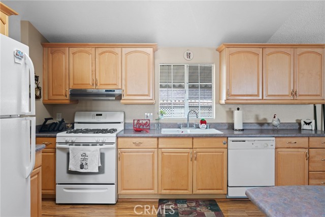 1010 Terrace Road, San Bernardino CA: https://media.crmls.org/medias/c3cf72de-22b2-471b-9845-1b82dc559075.jpg