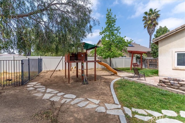1705 Tee Time Avenue, Beaumont CA: https://media.crmls.org/medias/c3cfa4f0-9fb0-4a29-9f0c-fd4520d50c32.jpg