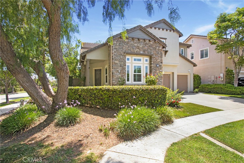 MLS #OC25124650 img 2