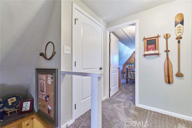 39676 Oak Glen Road, Fawnskin CA: https://media.crmls.org/medias/c3cfdd83-ed4f-4c05-ae46-8950dd6d6148.jpg