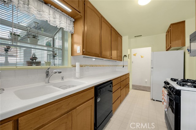 Image 11 of 35 For 17013 California