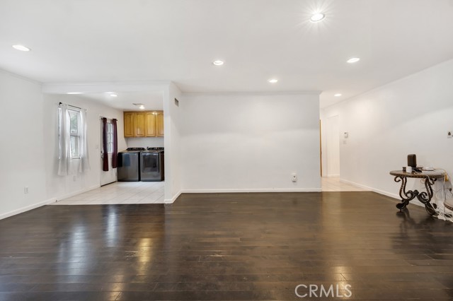 Detail Gallery Image 9 of 35 For 14962 Genoa, Sylmar,  CA 91342 - 4 Beds | 2 Baths