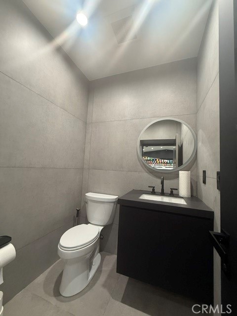  Commercial for Sale in Burbank, California
