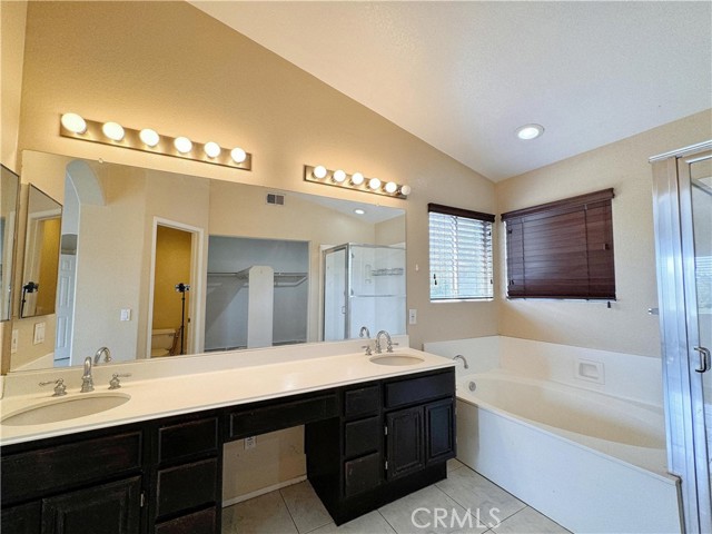 Detail Gallery Image 17 of 34 For 8747 Chesapeake Ln, Riverside,  CA 92508 - 4 Beds | 3 Baths