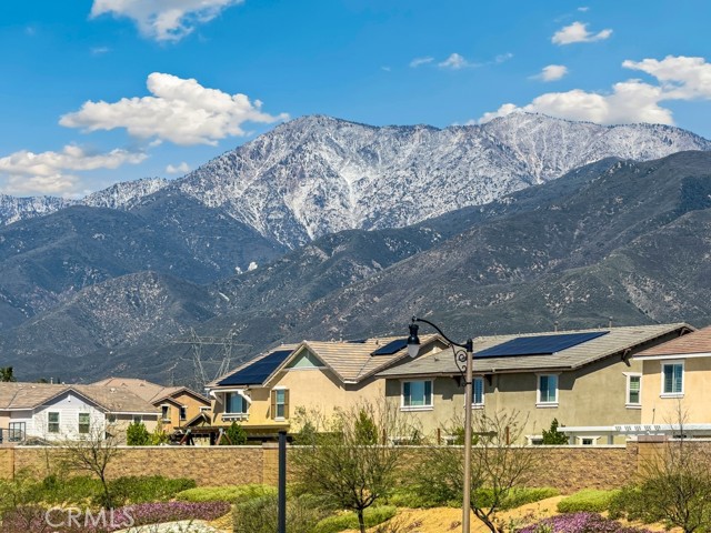 16540 Wyndham Lane, Fontana CA: https://media.crmls.org/medias/c3d15511-be16-4ab1-a830-04edc68424f8.jpg