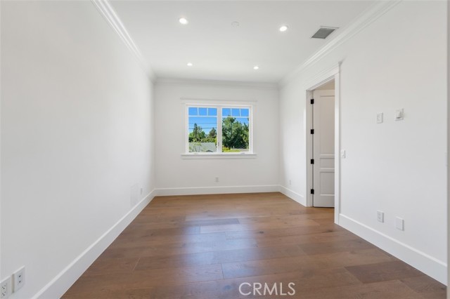 20701 Dumont Street, Woodland Hills CA: https://media.crmls.org/medias/c3d1cd9e-ed69-4268-ab02-181d597bb4c0.jpg