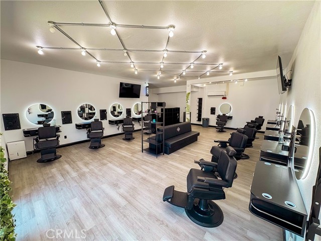 1306 S Main Street, Santa Ana CA: https://media.crmls.org/medias/c3d1e204-ad19-4e72-894f-3cdd9f73ddab.jpg