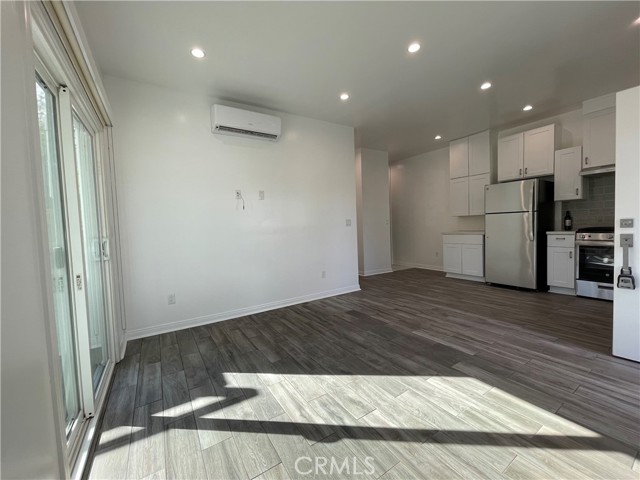 6211 Lubao Avenue, Woodland Hills CA: https://media.crmls.org/medias/c3d281c1-1715-4b85-b10e-001e02f9e073.jpg