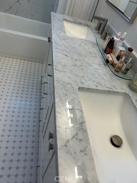 14241 Elizabeth Court, Fontana CA: https://media.crmls.org/medias/c3d29f6d-333d-4e7c-8a56-d8b8dcfb5ae9.jpg