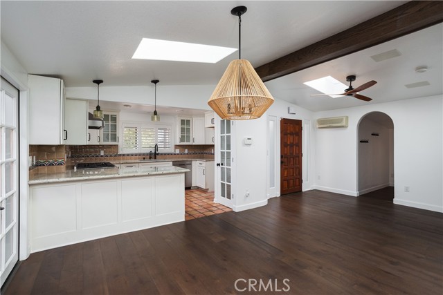 Detail Gallery Image 7 of 44 For 306 Avenida Monterey, San Clemente,  CA 92672 - 4 Beds | 2 Baths