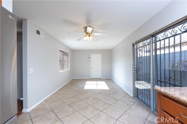 Detail Gallery Image 19 of 40 For 2346 Hayes Ave, Long Beach,  CA 90810 - 4 Beds | 2 Baths